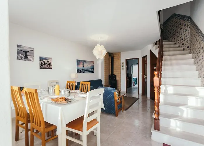 21 - Surf House Perfect Location